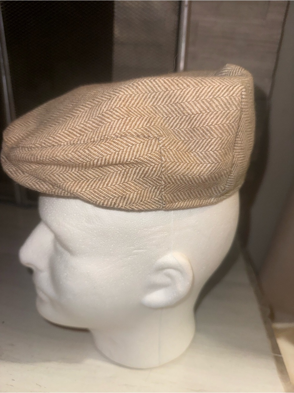 Classic Men's Herringbone Flat Cap in Tan